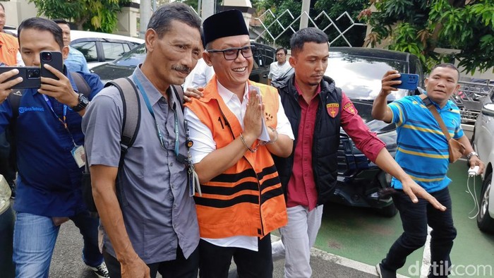 Mantan Bupati Lampung Tengah Ardito Wijaya akan menjalani sidang perdana