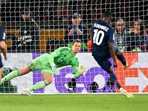 Manuel Neuer Memble di Paris: 0 Saves, 5 Kali Kebobolan