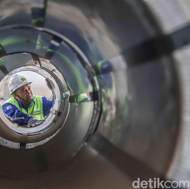 Melihat Bongkar Muat Komoditas Impor di Pelabuhan Tanjung Priok