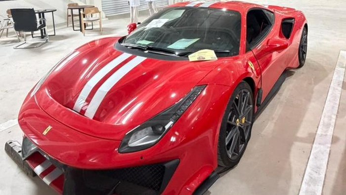 Mobil Ferrari yang akan dilelang Kejagung (dok. situs bpafair.com)
