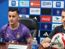 Prediksi Susunan Pemain Semen Padang Vs Persik Kediri