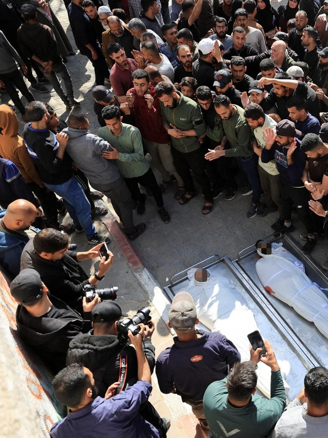 Pemakaman Korban Serangan Israel Digelar di Gaza City