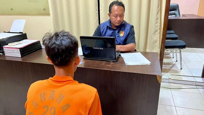 Pemuda di Lampung Tengah yang gorok kakak ipar hingga tewas saat diperiksa petugas