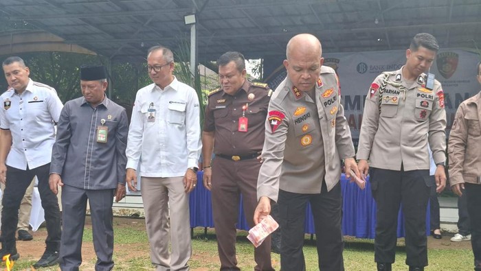 Pemusnahan Uang Palsu