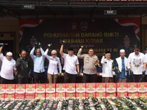 17 Ribu Botol Miras Ilegal di Serang Dimusnahkan