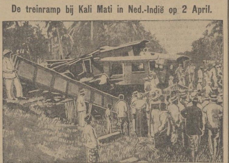 Potret kecelakaan kereta api pertama dan terbesar di Indonesia masa kolonial pada 2 April 1914. (Dok. delpher.nl)