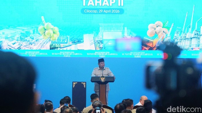 Presiden Prabowo mengatakan pemerintah akan mengerjakan puluhan proyek besar dan meresmikan ribuan Koperasi Merah Putih tahun ini.