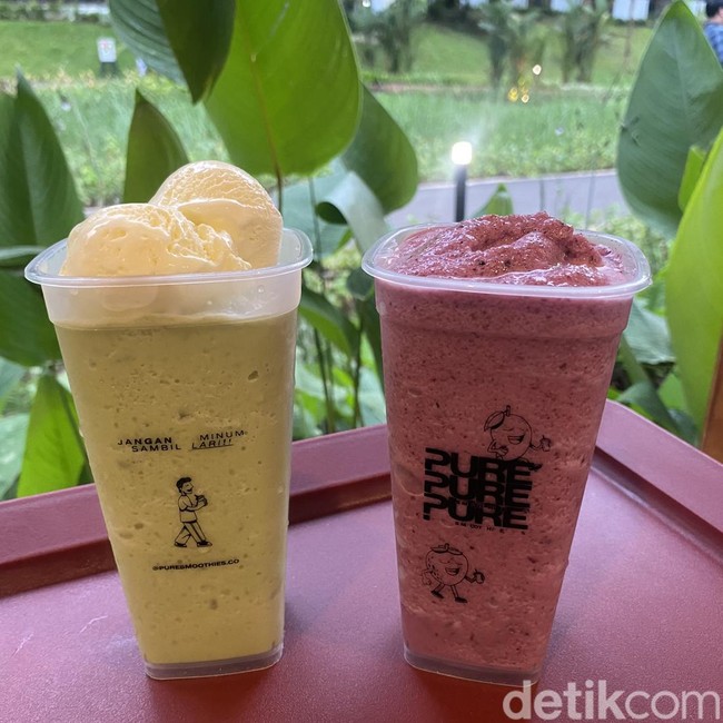 Manis Segar! Jajan Smoothies Enak di Taman Bendera Pusaka Barito