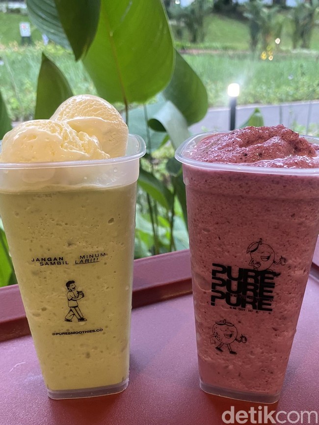 Manis Segar! Jajan Smoothies Enak di Taman Bendera Pusaka Barito