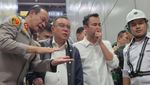 Wajah Lelah Raffi Ahmad Malam ke Lokasi Kecelakaan KA, Pagi Lanjut Syuting