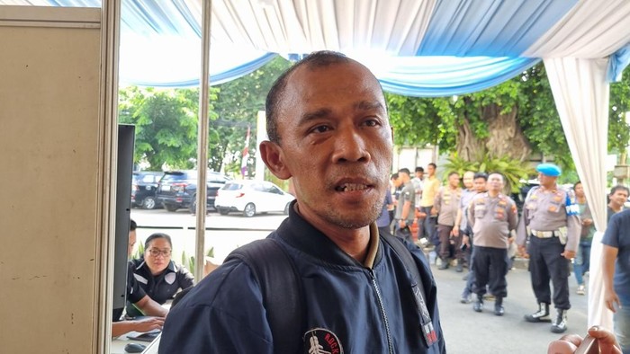 Rahmat, ayah korban selamat kecelakaan KA