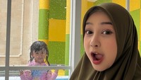 Akhirnya sekalian ya sudah, sekalian buat estetik biar cantik, ungkap Ria Ricis. Foto: Instagram @riaricis1795