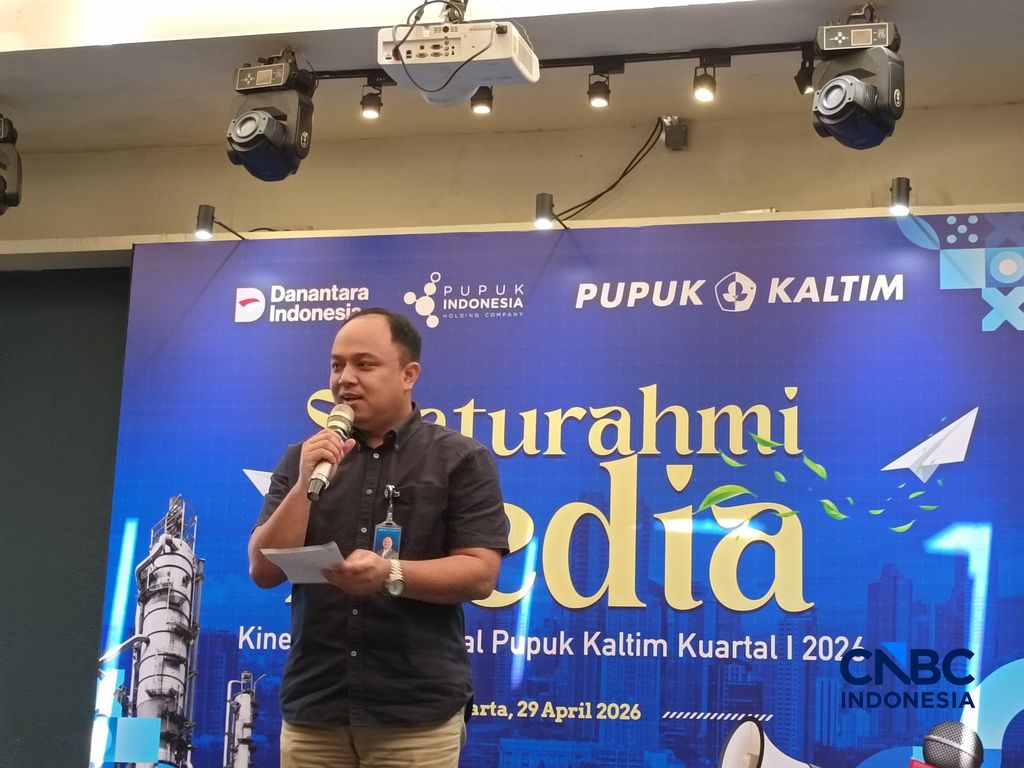 Sekretaris Perusahaan PT. Pupuk Kaltim, Anggono Wijaya dalam acara Silaturahmi Media di Jakarta, Rabu (29/4/2026). (CNBC Indonesia/Martyasari Rizky)