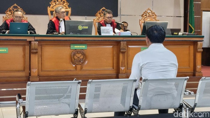 Sidang vonis bos eFishery Gibran Huzaifah