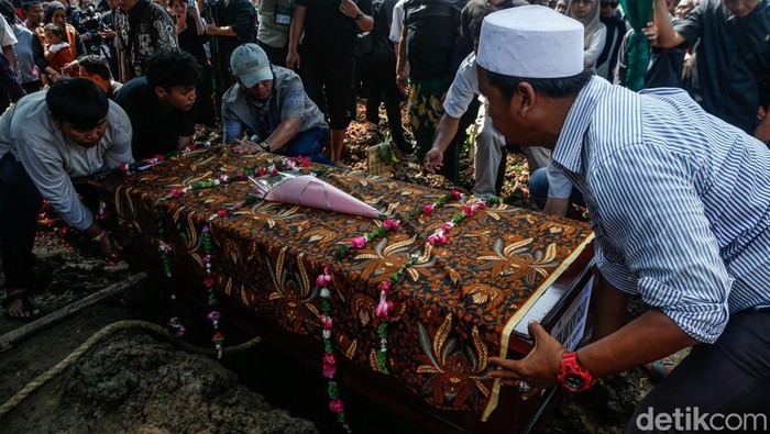 Update Identitas 16 Korban Tewas Kecelakaan Kereta di Bekasi Timur