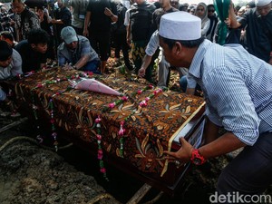 Update Identitas 16 Korban Tewas Kecelakaan Kereta di Bekasi Timur