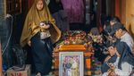 Suasana Duka Pemakaman Korban Tragedi Bekasi Timur