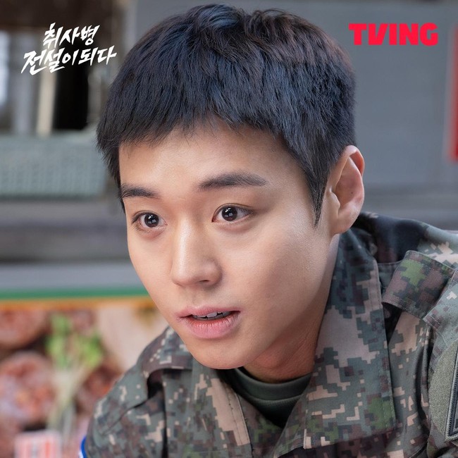 Park Ji Hoon Pakai Baju Militer Sebelum Wamil Beneran