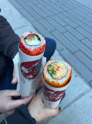 Tren sushi Tren sushi terbaru, ada 'sushi push pop' yang kini hadir di Jakarta
