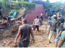 Talud TPU Ambon Ambruk Diterjang Longsor, 10 Kerangka Berserakan