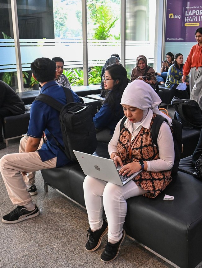 Antrean Lapor SPT Membludak di Hari Penutupan