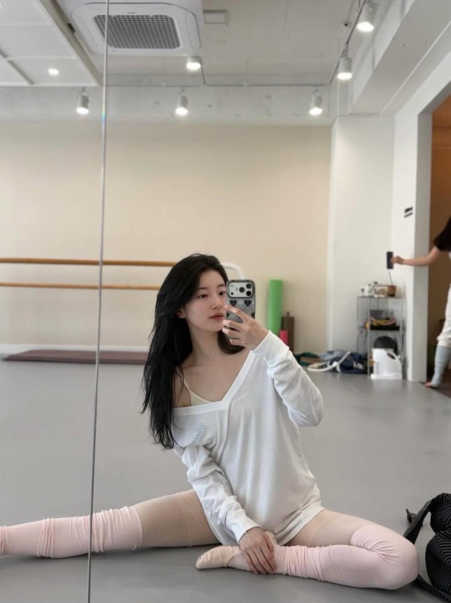 7 Gaya Bae Suzy Latihan Balet, Cantik Alami dengan Wajah Tanpa Makeup
