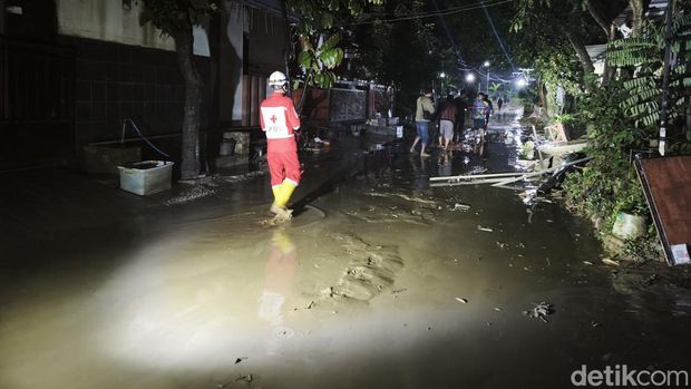 Banjir Semarang Kondisi Perumahan Dinar Indah di Kelurahan Mateseh, Kecamatan Tembalang, Kota Semarang, usai diterjang banjir, Kamis (30/4/2026).