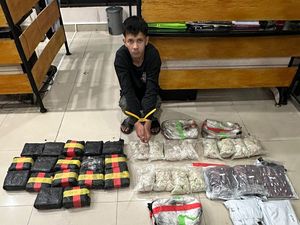 Diwarnai Kejar-kejaran, Kurir dan Pengendali 18 Kg Sabu Dibekuk di Dumai