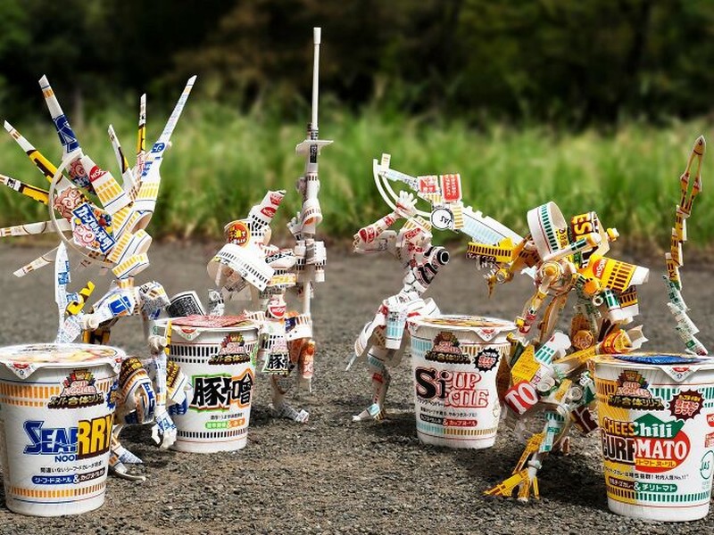 Bungkus snack bekas disulap jadi karya seni detail oleh kreator Jepang. Hasilnya unik, kreatif, dan bikin takjub!