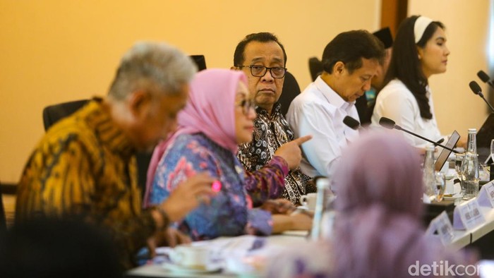 Buntut Kasus Little Aresha, Gugus Tugas Tata Kelola Daycare Dibentuk Menko PMK Pratikno menyampaikan keterangan pers di Jakarta, Kamis (30/4/2026) usai rapat tingkat menteri membahas penanganan kasus kekerasan anak di Daycare Little Aresha Yogyakarta. Pemerintah sepakat membentuk gugus tugas untuk memperbaiki tata kelola tempat penitipan anak atau daycare.