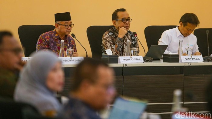 Menko PMK Pratikno menyampaikan keterangan pers di Jakarta, Kamis (30/4/2026) usai rapat tingkat menteri membahas penanganan kasus kekerasan anak di Daycare Little Aresha Yogyakarta. 
Pemerintah sepakat membentuk gugus tugas untuk memperbaiki tata kelola tempat penitipan anak atau daycare.