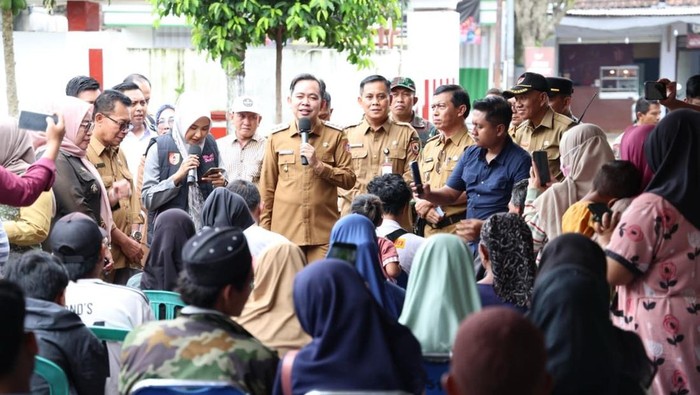 Bupati Jember Muhammad Fawait