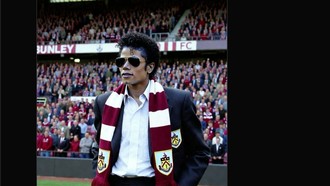 Meme-meme Kocak Usai Burnley Tunjuk Michael Jackson Jadi Pelatih