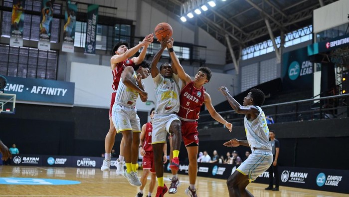 Partai final Campus League Basketball Regional Surabaya berlangsung di GOR Basket Universitas Negeri Surabaya (Unesa), Rabu (29/4), Ubaya sukses merebut gelar ganda, juara tim putri dan tim putra sekaligus.