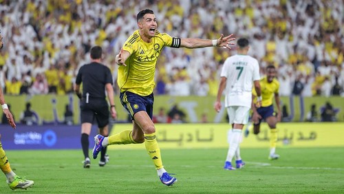 RIYADH, SAUDI ARABIA - APRIL 28: Cristiano Ronaldo of team Al Nassr FC celebrates scoring their first goal during the Saudi Pro League game between Al Nassr and Al Ahli at Al Awwal Park on April 28, 2026 in Riyadh, Saudi Arabia.  (Photo by Abdullah Ahmed/Getty Images)