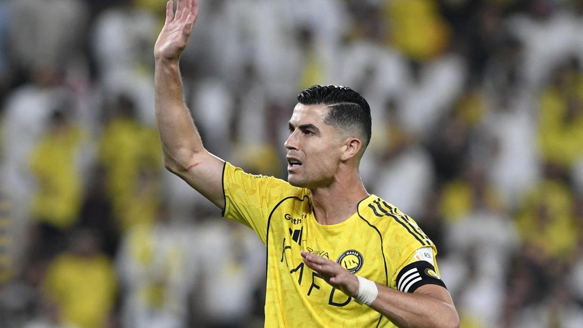 Cristiano Ronaldo membalas ejeken fans Al Hilal terkait gelar Liga Champions. (REUTERS/Stringer)