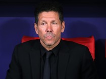Simeone Kritik Tindakan Mourinho ke Wasit Usai Derby Madrid