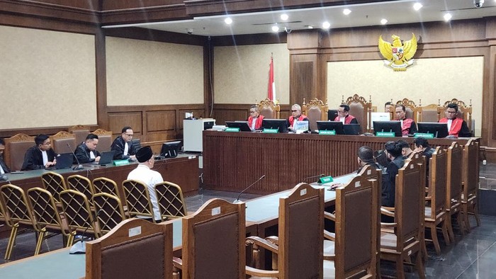 Direktur SMP Kemendikbudristek, Mulyatsyah, divonis 4 tahun 6 bulan penjara karena korupsi pengadaan laptop. (Adrial A/detikcom)