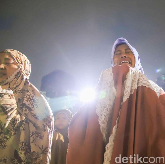 Doa Bersama di Lokasi Tragedi, Warga Gelar Salat Gaib