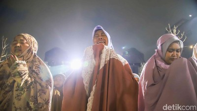 Doa Bersama di Lokasi Tragedi, Warga Gelar Salat Gaib