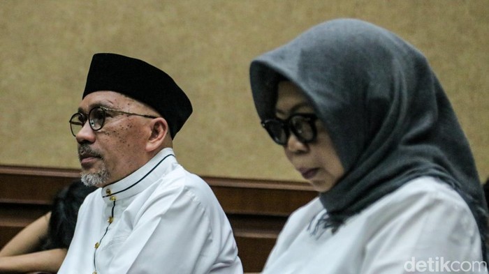 1. Sidang putusan kasus dugaan korupsi pengadaan laptop Chromebook dan Chrome Device Management (CDM) digelar di Pengadilan Tindak Pidana Korupsi (Tipikor) Jakarta Pusat, Kamis (30/4/2026). Perkara ini menjerat dua eks pejabat di lingkungan Kemendikbudristek.