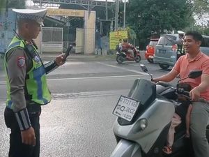 ETLE Handheld Mulai Berlaku di Lamongan, Puluhan Pelanggar Ditindak