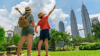 5 Destinasi di Malaysia yang Wajib Dikunjungi Saat Liburan Bareng Keluarga