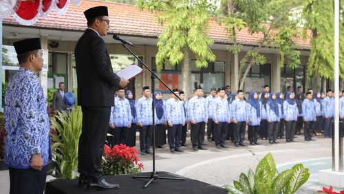 Ilustrasi pembina upacara. (Chat GPT)