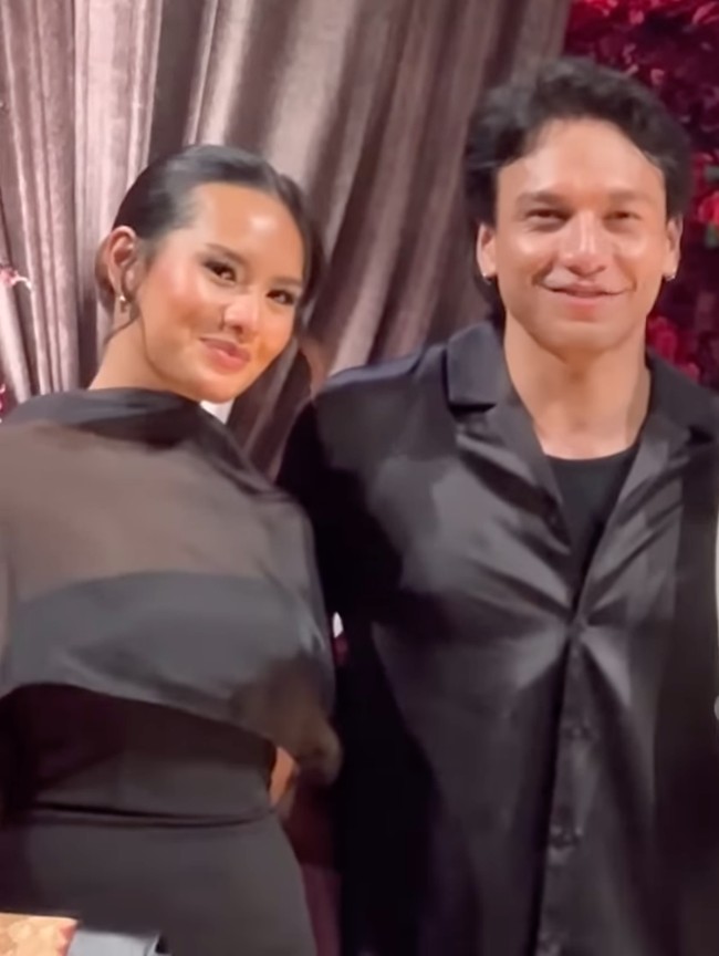 Gaya Kompak Jefri Nichol & Zahwa Massaid Kondangan Bareng ke Nikahan El-Syifa