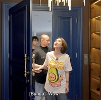 BCL dan Tiko Aryawardhana punya kamar baru setelah melalui proses renovasi yang ditangani Corry Badarudin dari Ci Design. Dalam unggahan TikTok desainer interior itu, BCL tampak terpukau setelah melihat hasil akhir. (Foto: TikTok/@kiaisauraa)