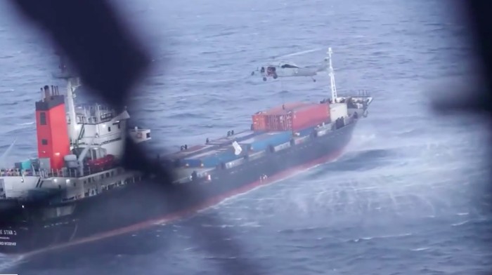 Kapal Tanker Perusahaan Oman Digeledah Militer AS di Selat Hormuz