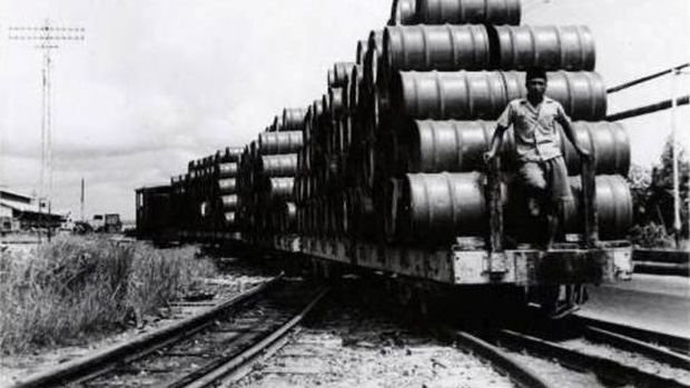 Kereta api milik Bataafsche Petroleum Maatschappij (BPM) di Balikpapan.