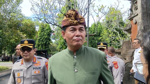 Ketua DPRD Bali, Dewa Made Mahayadnya alias Dewa Jack saat ditemui setelah diskusi publik di wantilan kantornya, Kamis (30/4/2026). (Hani Sofia Muthmainnah/detikBali)