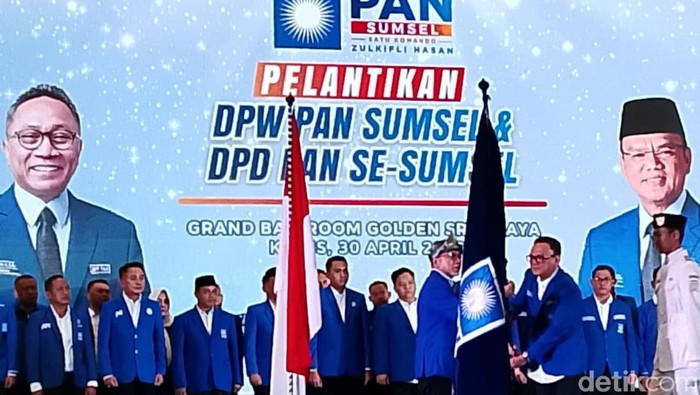 Ketum PAN Zulkifli Hasan resmi melantik DPW dan PAN Provinsi Sumatera Selatan